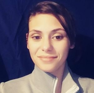 Meet your Posher, Desiree